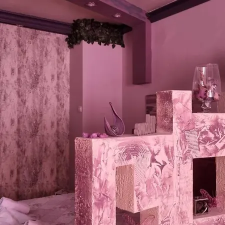 The Purple в зеленото сърце на *